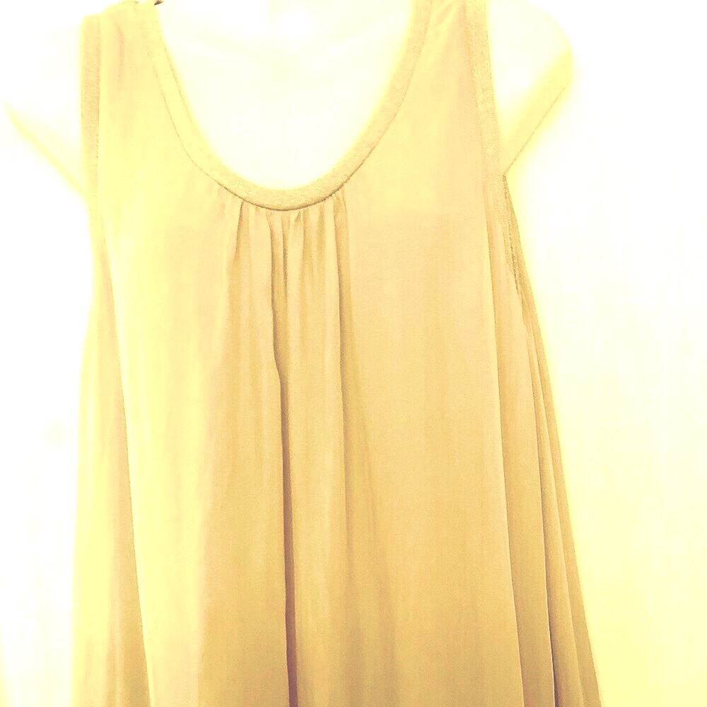 100% silk.Laurel Paris fully lined sleeveless shift dress. Classic style